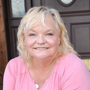 Lynn Chandler Willis